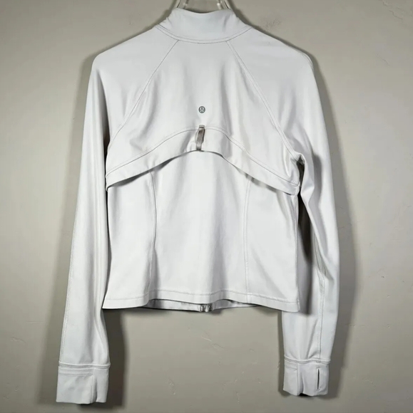 Lululemon NULU zip up - Picture 4 of 5